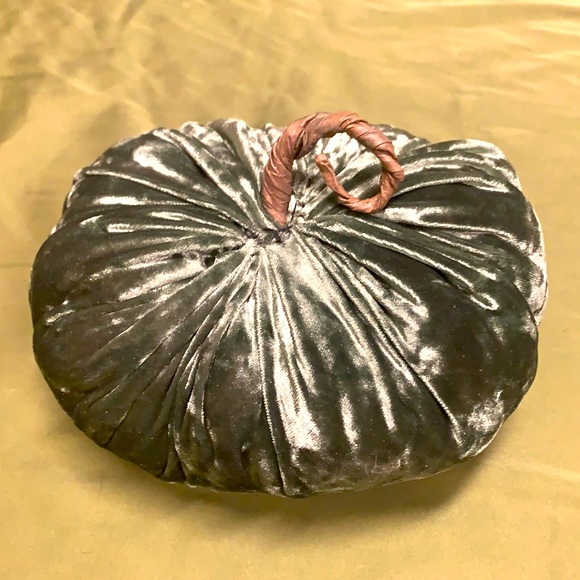 Velvet pumpkin decor - Picture 1 of 2